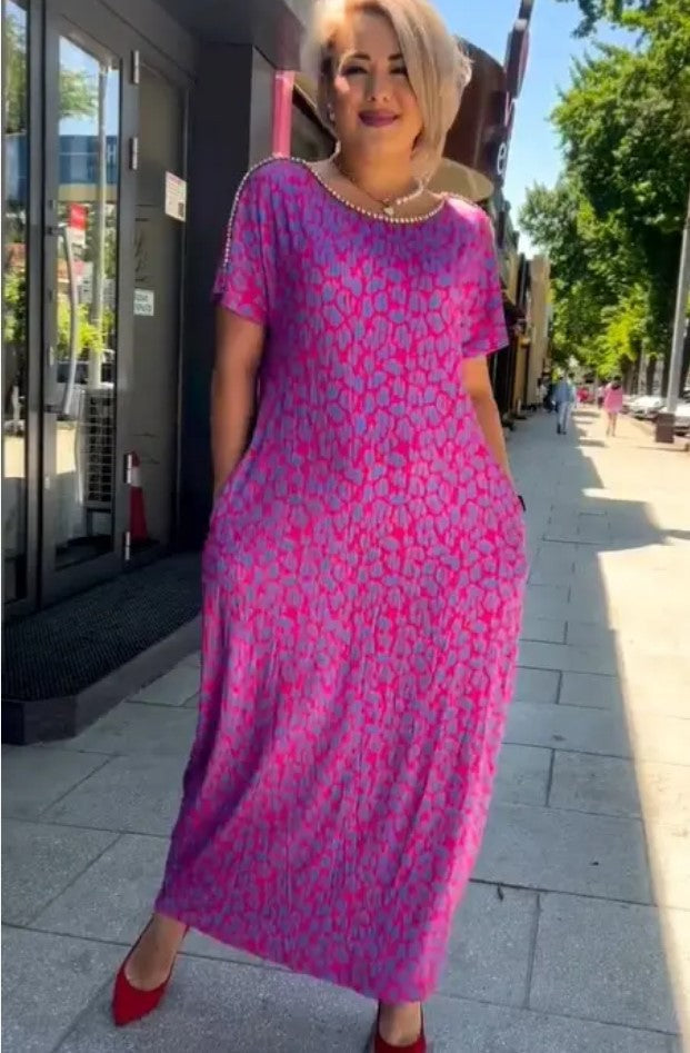 2025 trendy plus-size kjole med fasjonabelt trykk