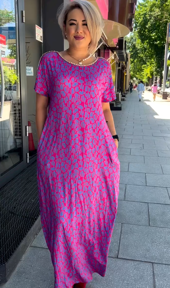 2025 trendy plus-size kjole med fasjonabelt trykk
