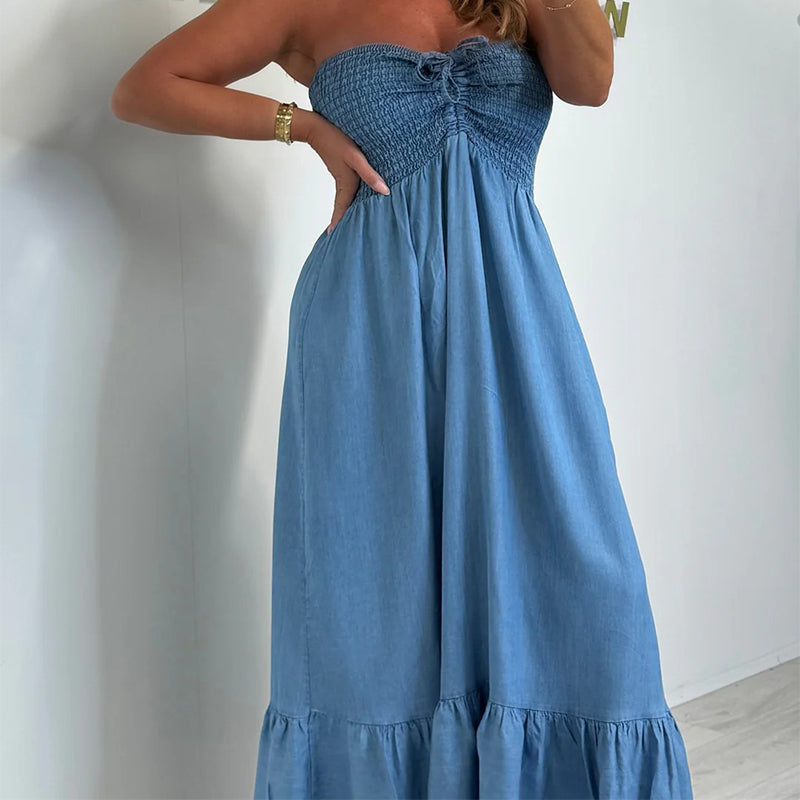 Denim maxi-kjole med halterhals for kvinner