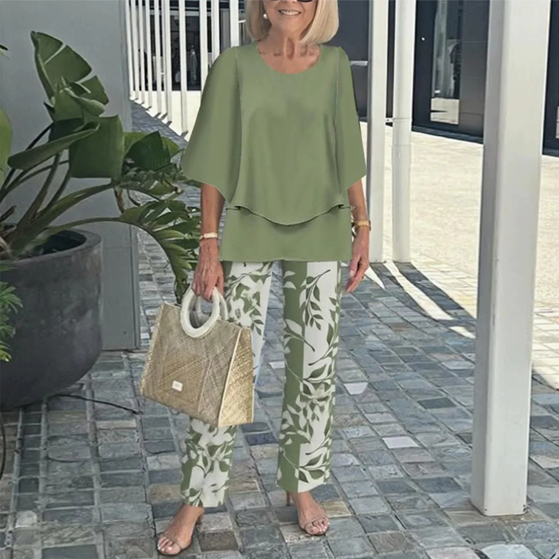 đ„ Sett med bukser med trykk og topp med rund hals