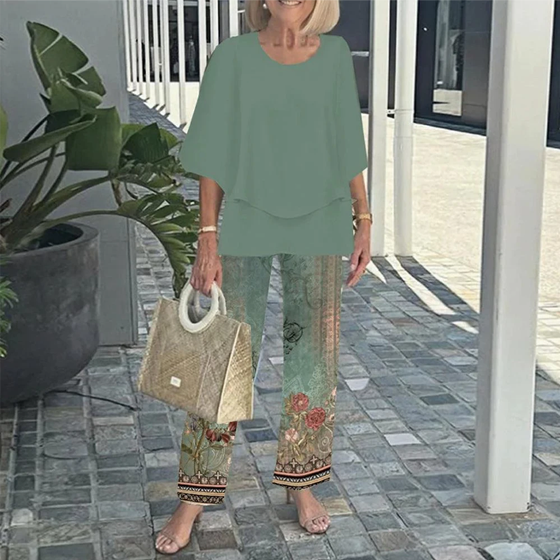 đ„ Sett med bukser med trykk og topp med rund hals