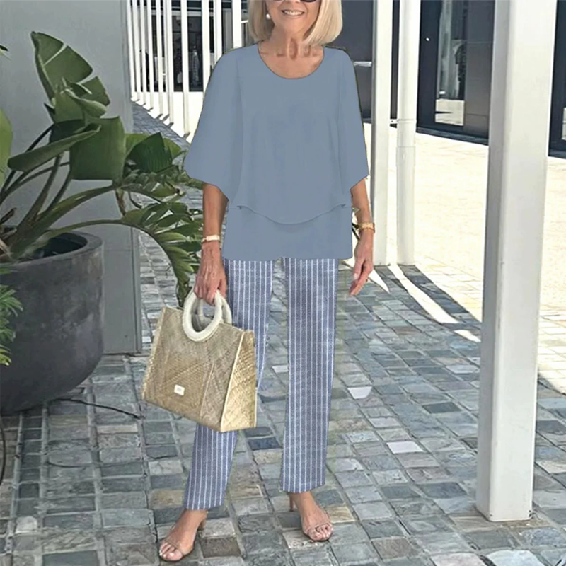 đ„ Sett med bukser med trykk og topp med rund hals