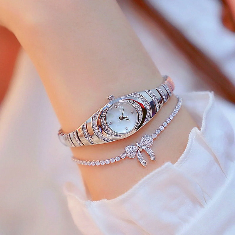 Dame armbåndsur med strass