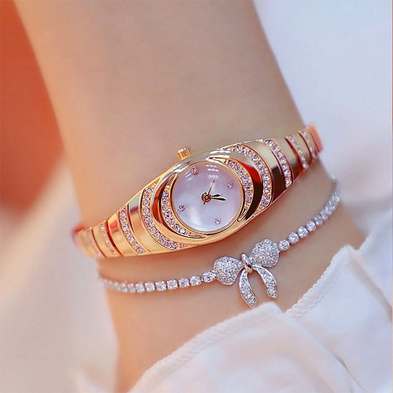 Dame armbåndsur med strass