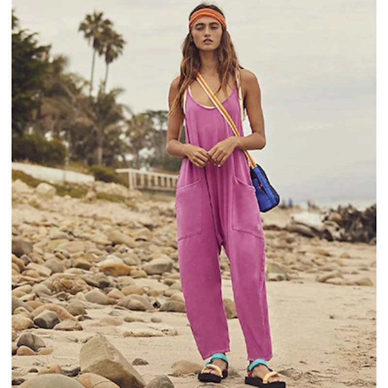 Minimalistisk jumpsuit med lommer og V-hals
