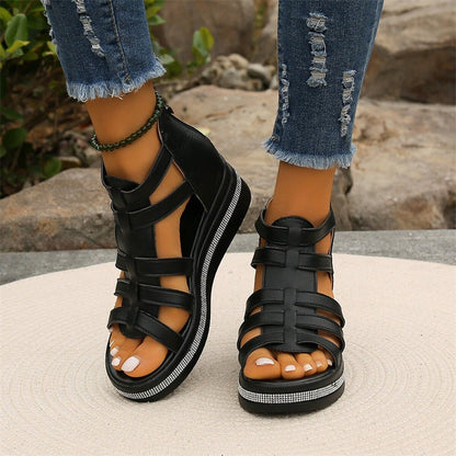 Kilesandaler med rhinestone-dekorasjon