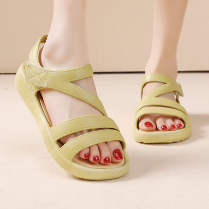 Lette, flate sandaler for kvinner